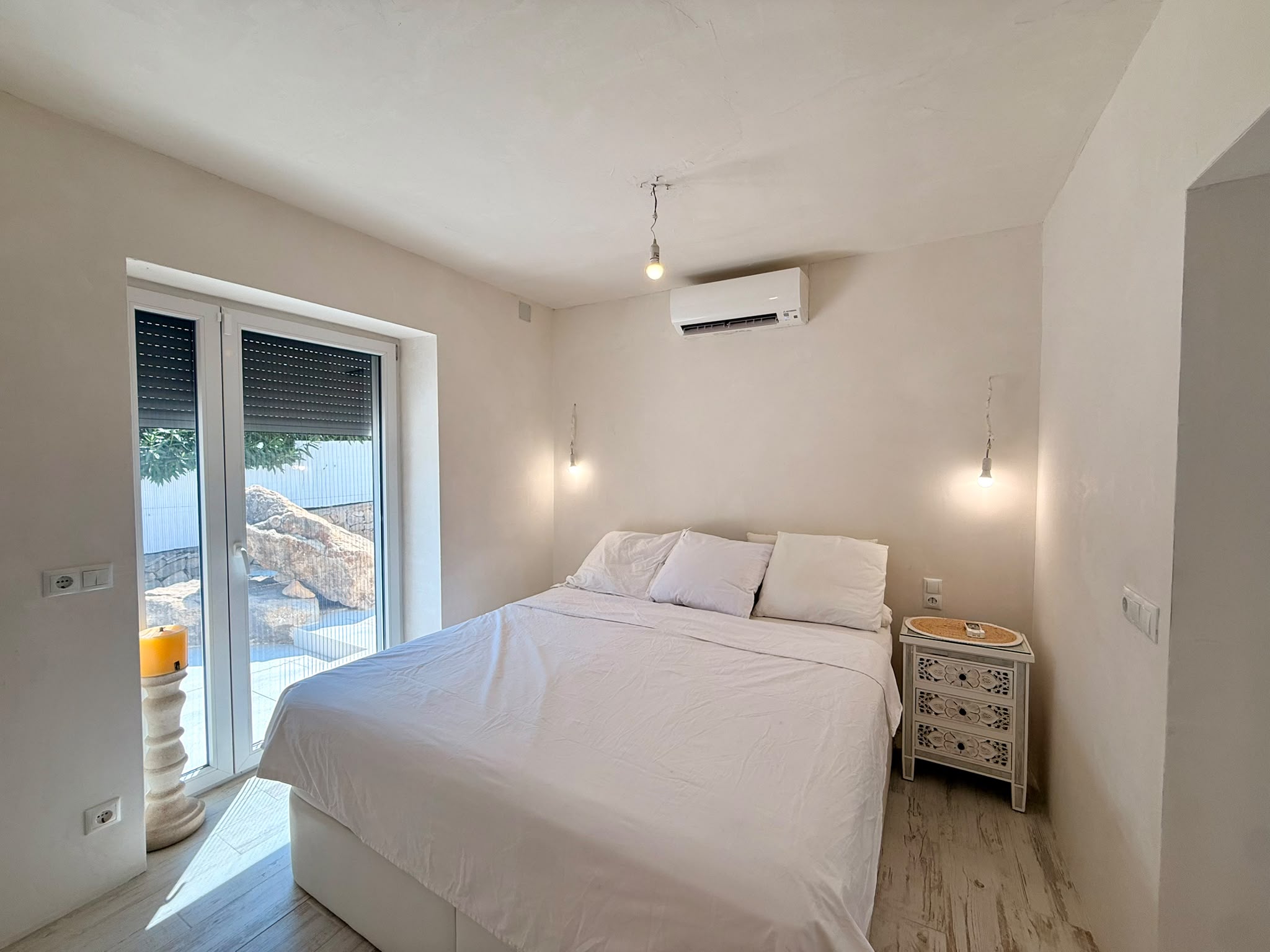 Casa / Villa / Chalet / Estilo Ibicenco / Con vista al Montgó (Ref. DE105CH)